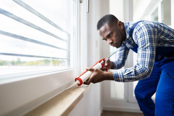 Cost of Caulk Repair in Logan